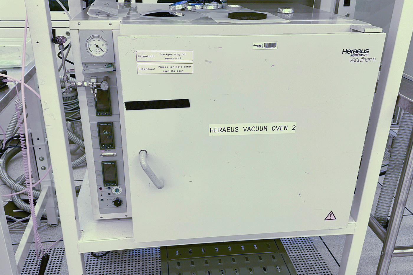 Heraeus Vacuum Oven 2